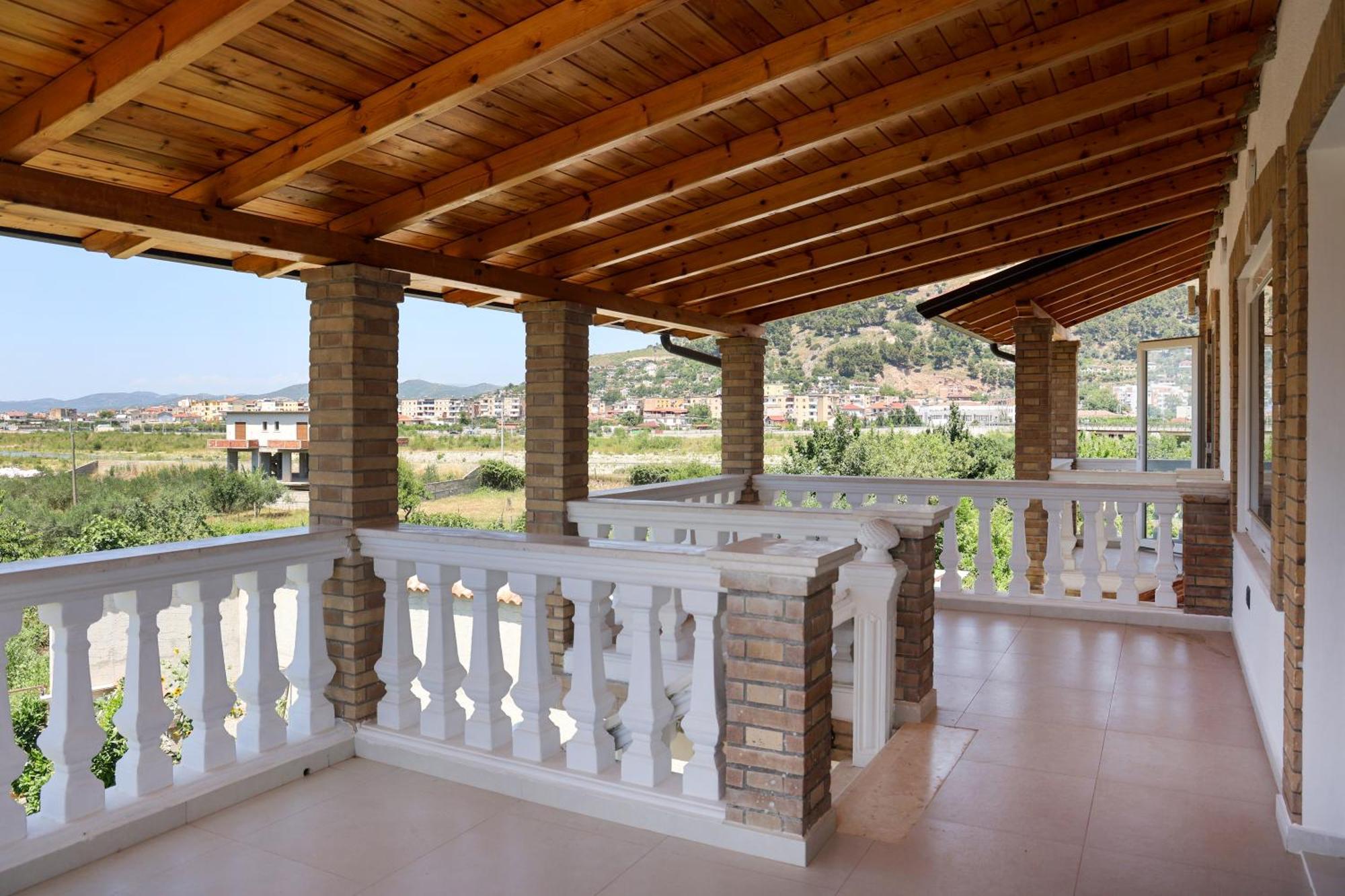 Villa Lejzo - Swimming Pool Берат Экстерьер фото