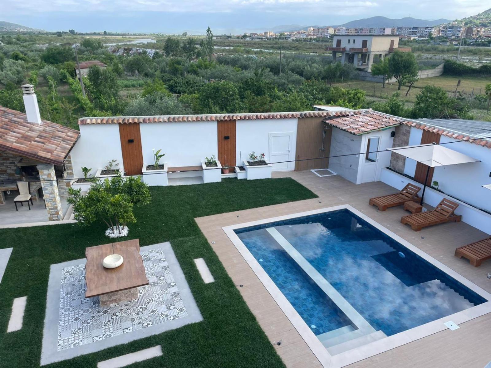 Villa Lejzo - Swimming Pool Берат Экстерьер фото