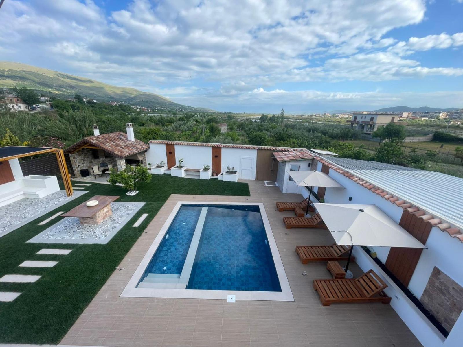 Villa Lejzo - Swimming Pool Берат Экстерьер фото